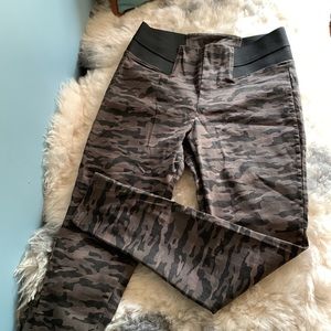 Vera wang high waisted cotton stretch jeggings w pocket,wide elastic side Panles